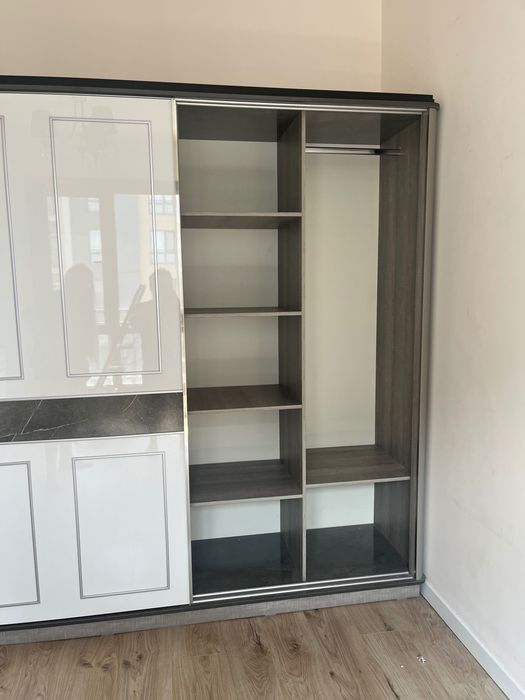 Продам шкаф-купе в отличном состоянии