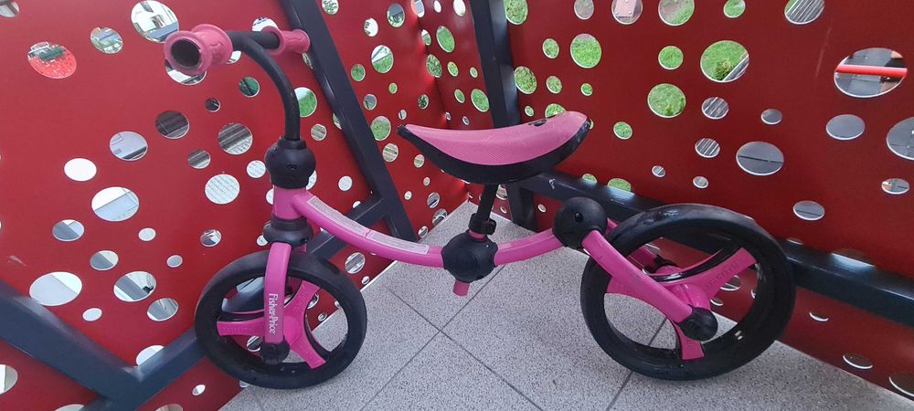 Biciclete fetite cu 2 roti Fisher Price