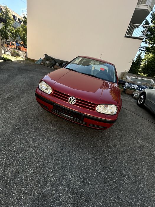 Volkswagen - Golf IV- 2.0 i
