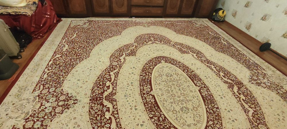 Кілем сатылады срочно