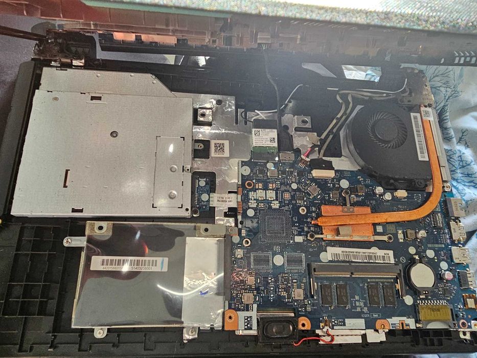 Лаптоп lenovo ideapad 110-15isk !!!ЗА ЧАСТИ!!!