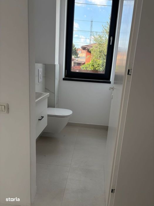 De Vanzare Apartament 4 Camere -Ideal Birouri