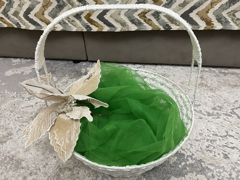 Продам корзинку плетеную