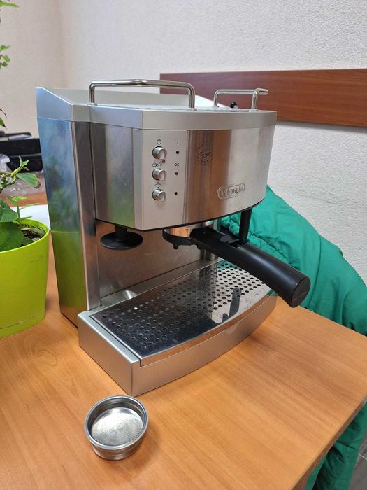 Кафемашина еспресо Delonghi