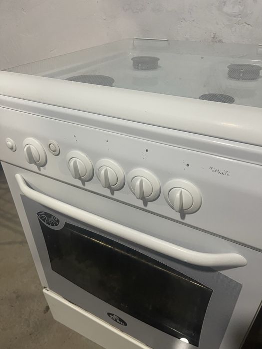 Продам газовую плиту