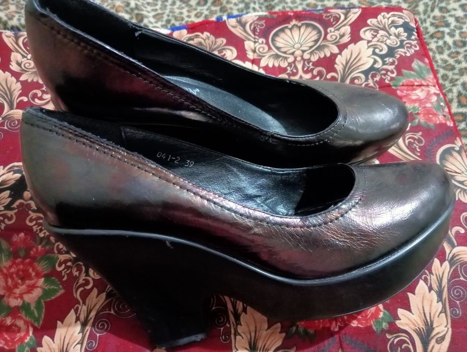 Женский туфли. 39,40 размер