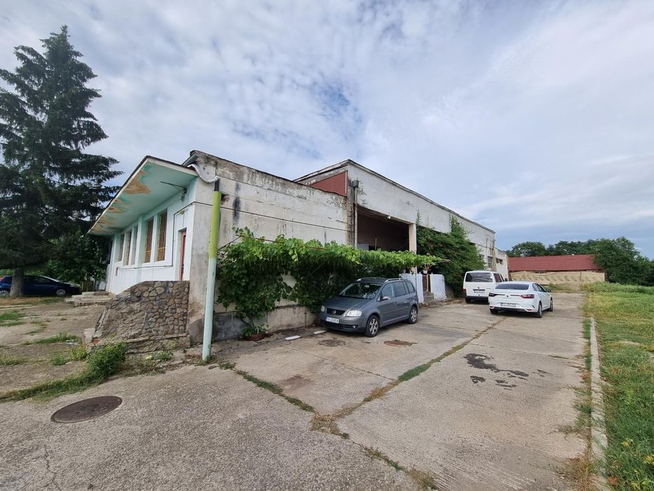 Vand hala productie Valea Calugareasca centru