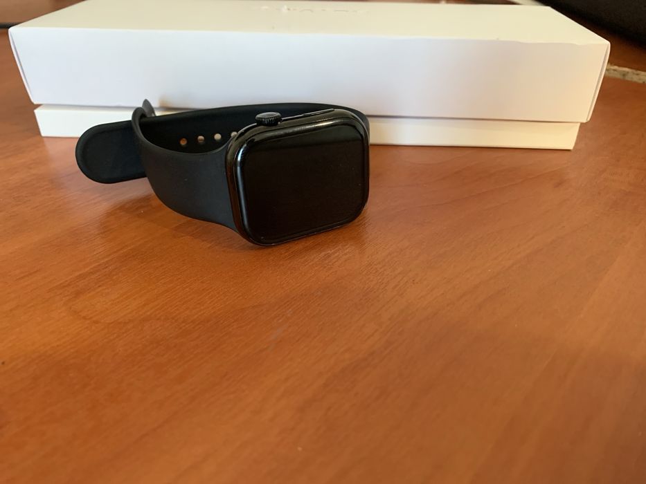 apple watch manufacturer