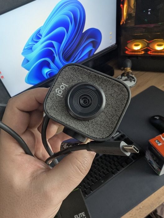Веб-камера Logitech Streamcam