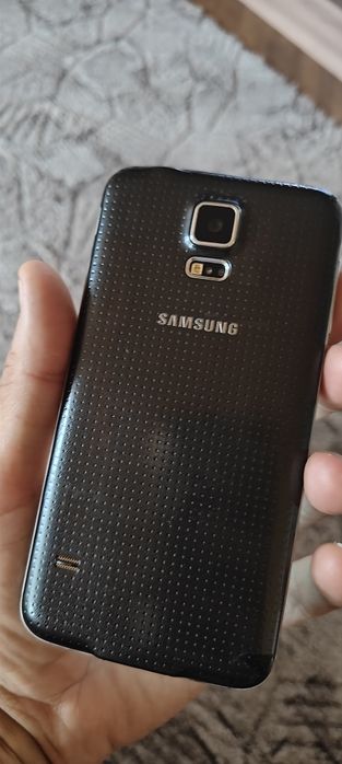Samsung Galaxy S5 funcțional.