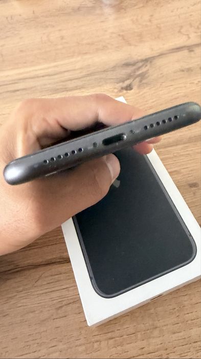 Iphone 11 в хорошем состоянии
