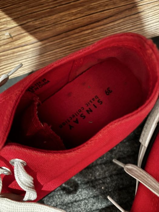 продам красные кеды