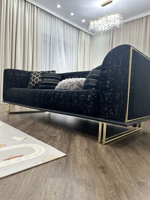 Продам диван для гостиной