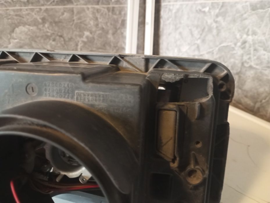 Фара правая Iveco Stralis