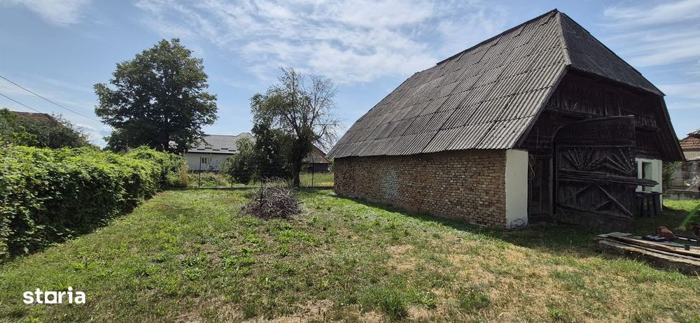 Casă + anexă gospodărească de vânzare – Gârdani, Maramureș