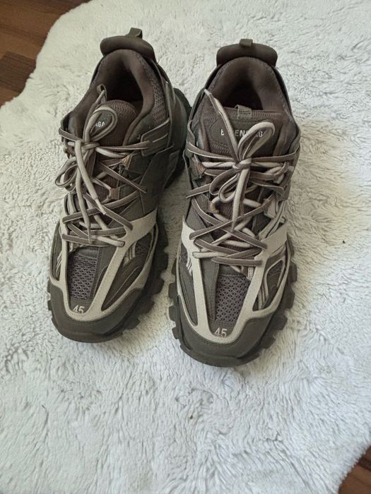 Balenciaga track 45