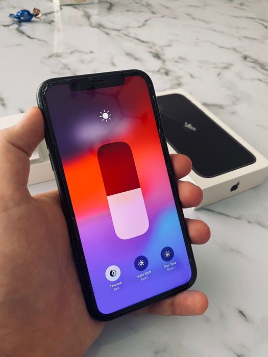 Айфон 11 в идеале.