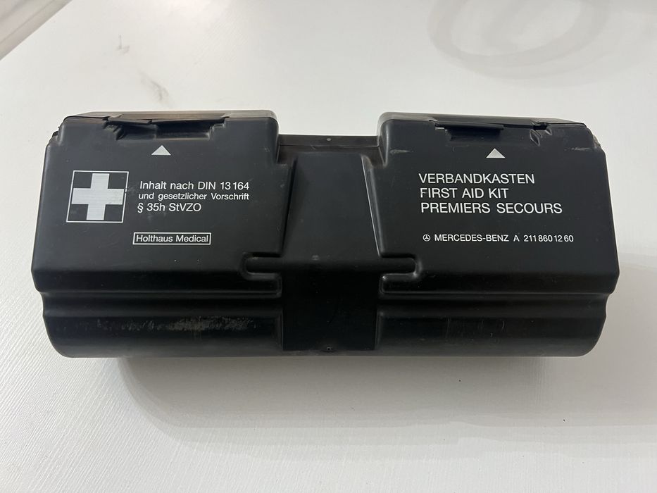 Mercedes benz w211 аптечка оригинал под сиденье