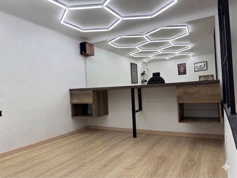 Post de lucru frizerie/mobilier suspendat design modern