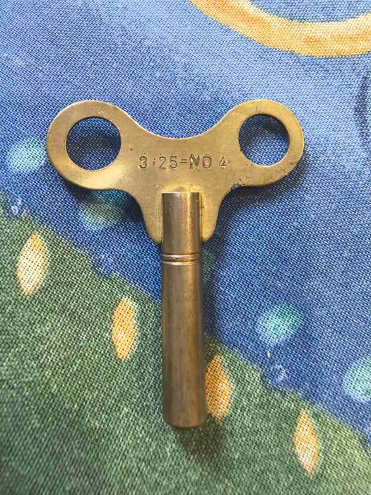 Старинен Карминен Часовник