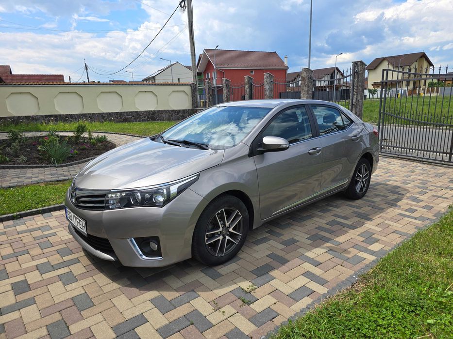 Toyota Corolla, fabricatie 2015, motor 1.6 benzină 132 CP, cutie automată