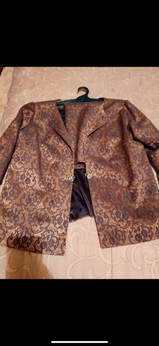 Веши в хорошом состояние б/у продаю недогоро и договорная  и