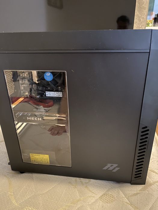 Vând unitate pc Amd rx 6600