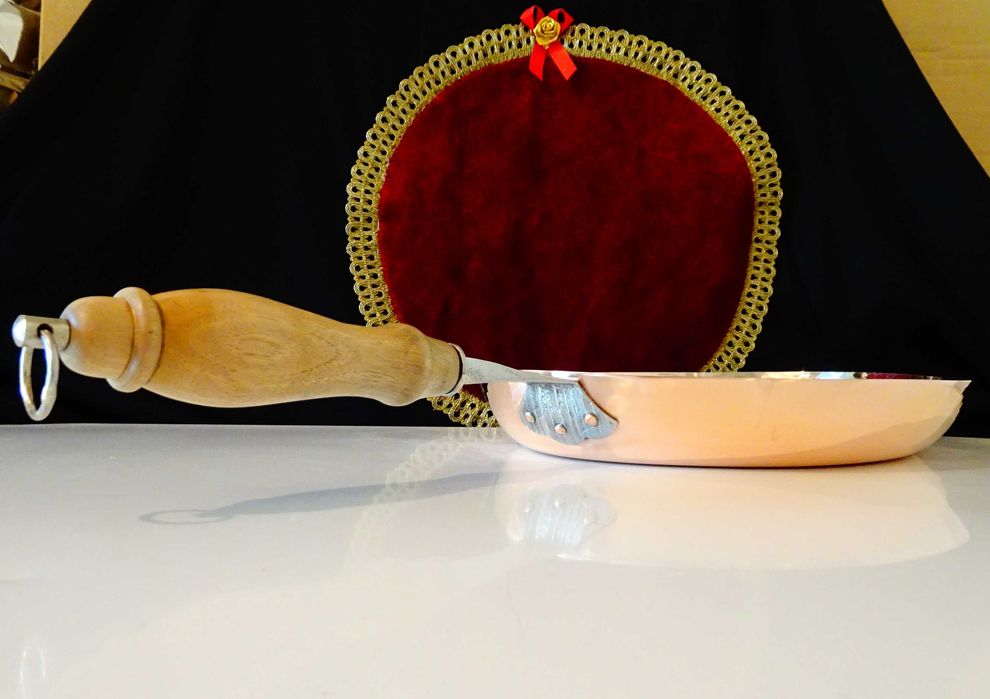 Швейцарски меден тиган за риба,маркиран.