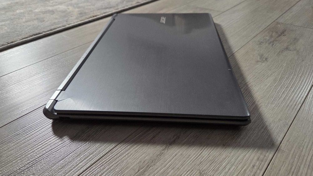 Laptop ACER Aspire V5