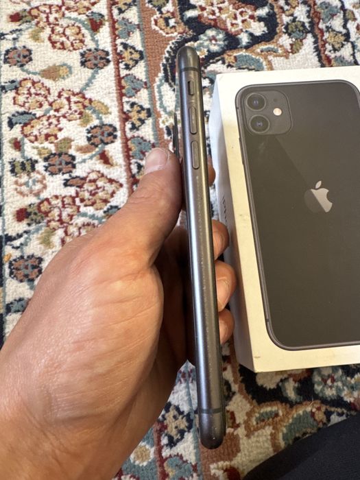 Продам iphone 11 64gb в черном цвете