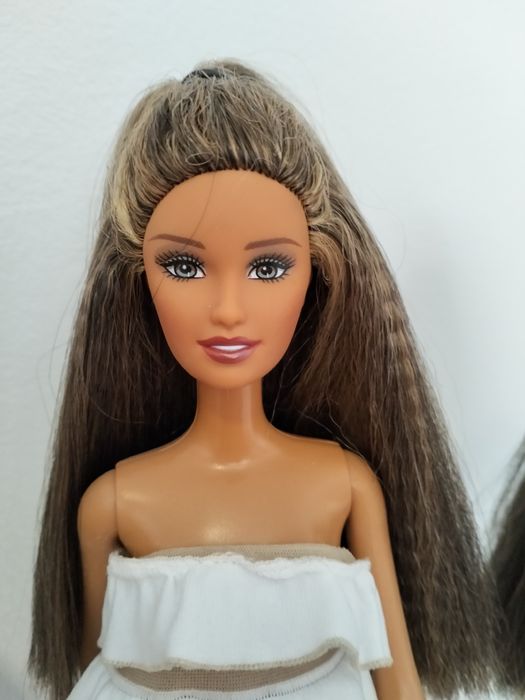 Multe păpuși barbie