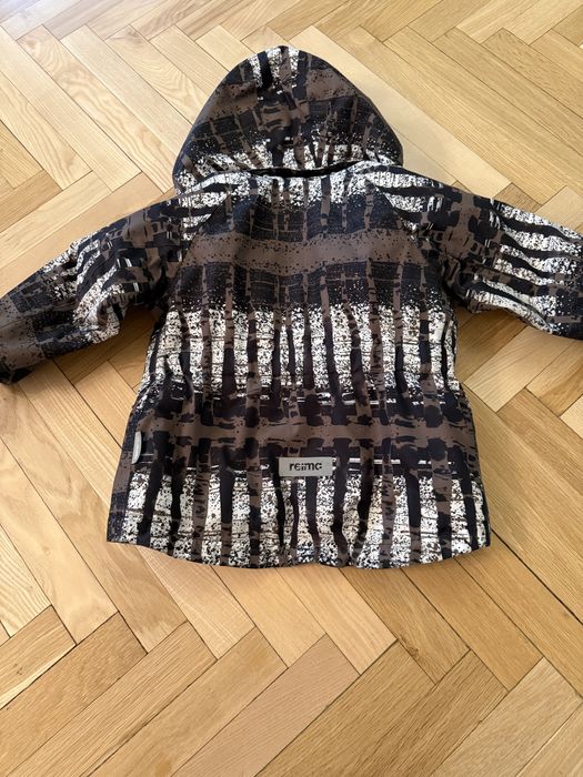 Продам детскую куртку  Reima