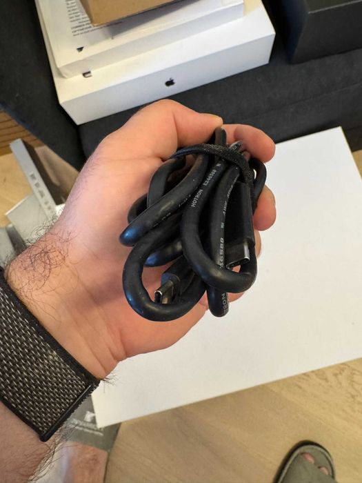 Lot 30 cabluri USB: 10x USB-C, 4x C-C, 3x Lightning, 9x Micro-USB, USB-B + 1 sigilat