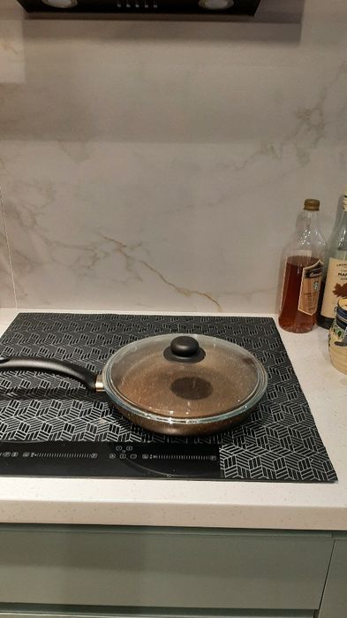 Сковорода. диаметр 26 см