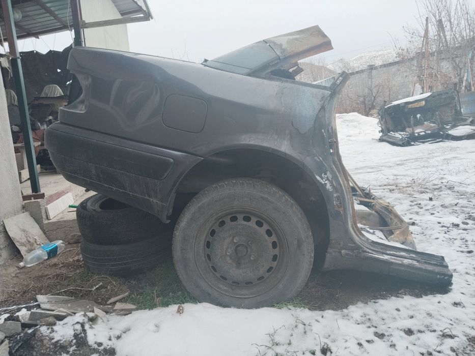 Часть кузова зад !