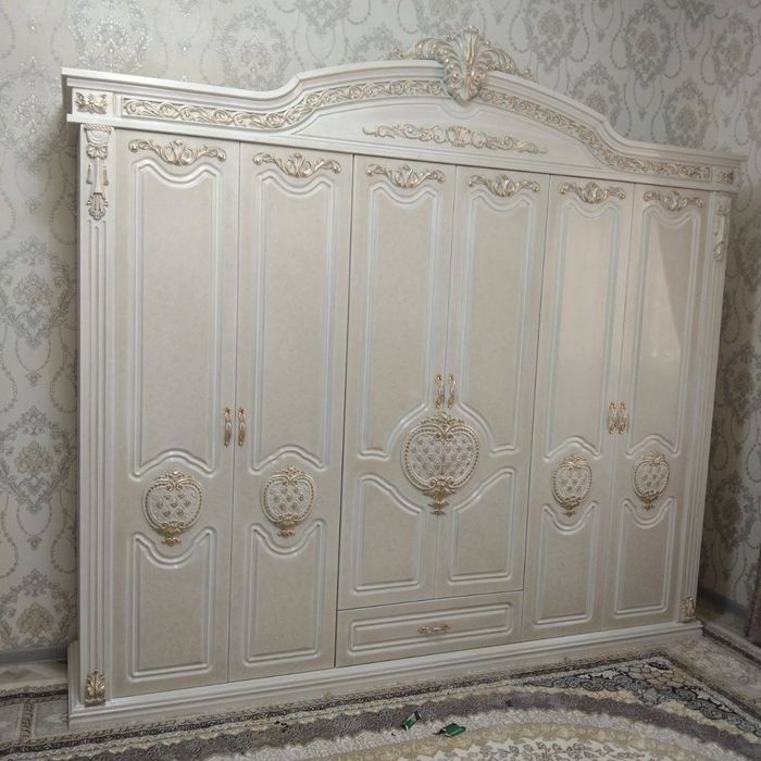 Спальний гарнитур