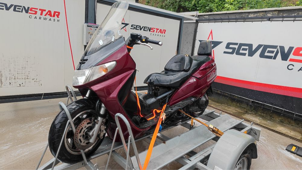Скутер Suzuki Burgman 250 на части
