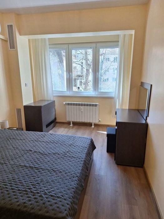 Тристаен, под наем, Център-ЦУМ