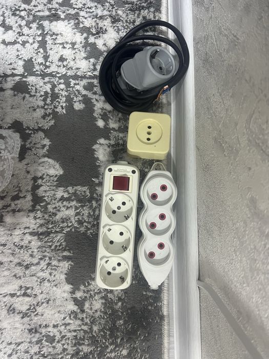 Розетки ,очень много запчасти новые и б/у ,остаток после ремонта