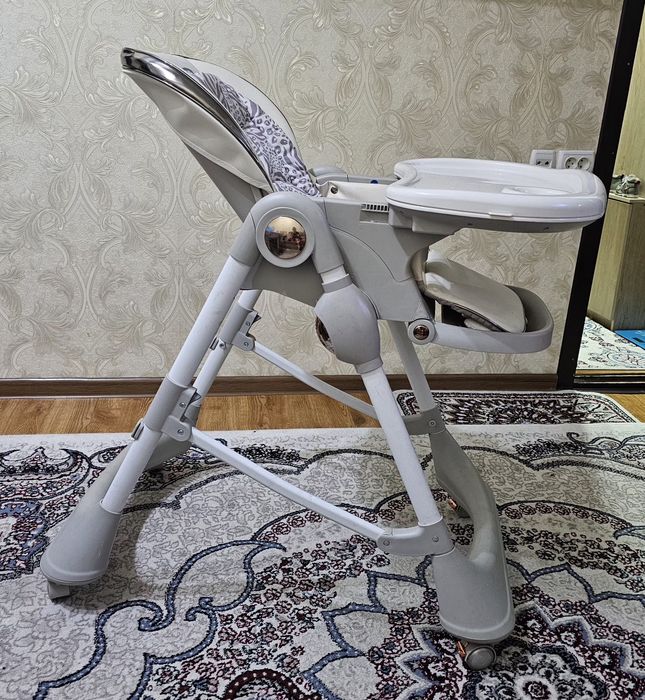 Стул для кормление детей