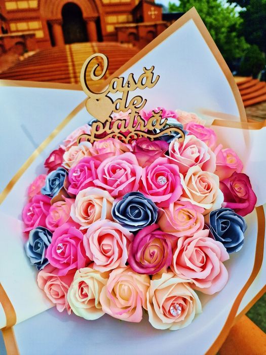 Buchete de trandafiri flori de sapun aranjamente