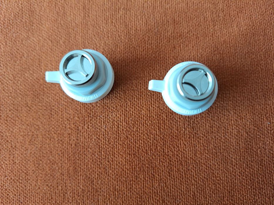 Set de doua aerisitoare automate (higroscopic) pentru calorifer de 1/2", utilizate pentru eliminarea automată a aerului din instalațiile de încălzire