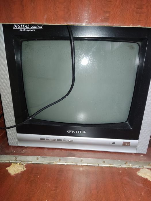 Телевизор старого типа , Panasonic  диагональ 70 .