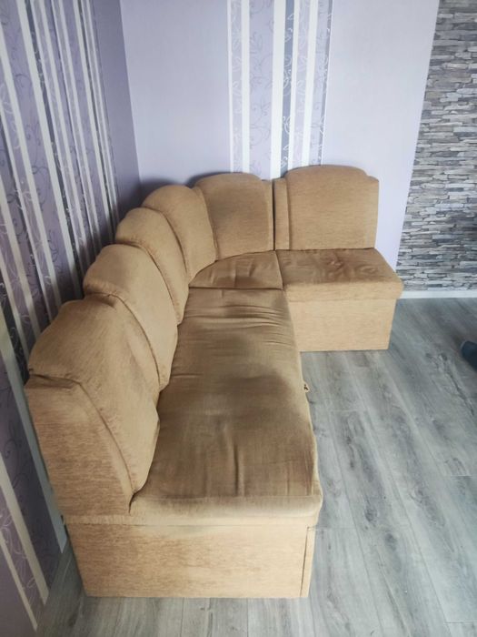 Ъглов диван (разтегателен )