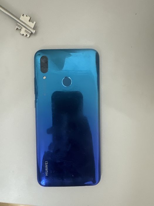 Телефон Huawei P smart