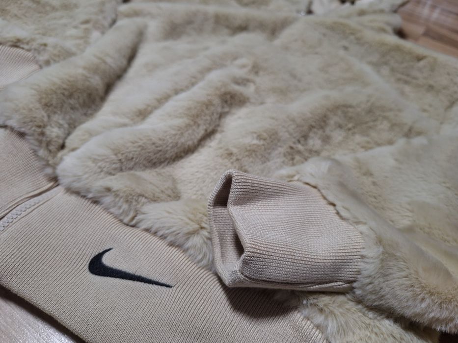 Geaca cu puf Nike