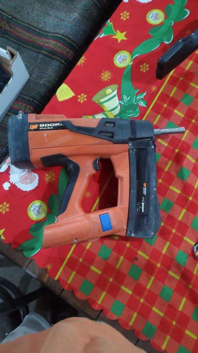 Продавм PULSA 800 P пистолет за гипсокартон сухо строителство