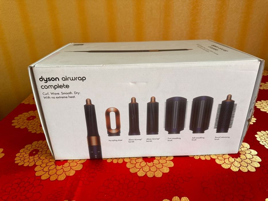 Дайсон фен новый