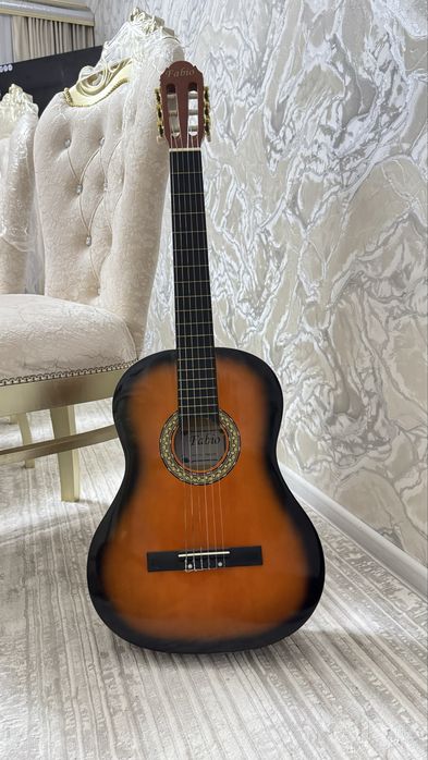 Gitara sotiladi holati zo’r