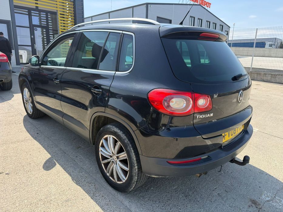 Dezmembrez Vw tiguan 2009 2.0 tdi CBAB 4x4 negru